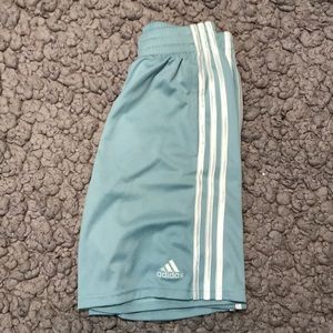 ⭐️Boys adidas shorts⭐️
